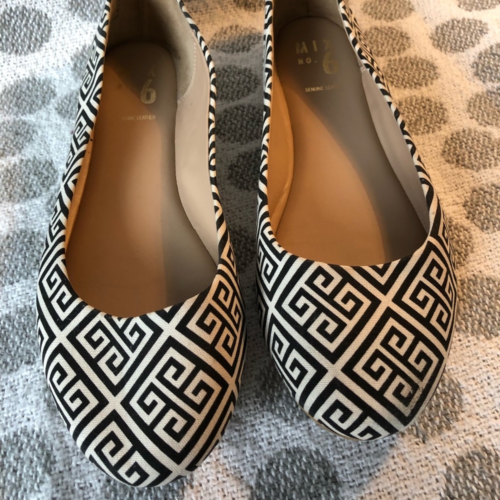 Mix No 6 Greek Key Flats